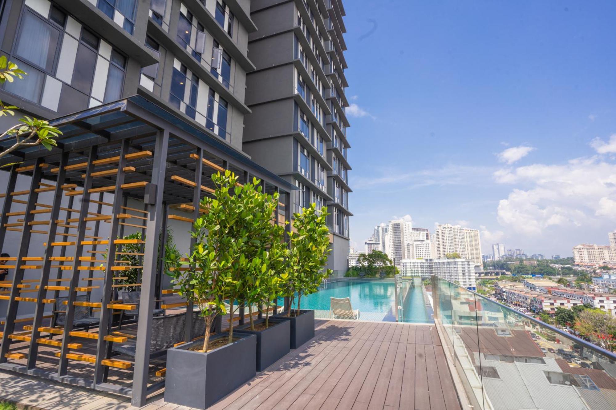 Societe Suites By Ihost Global Куала Лумпур Екстериор снимка